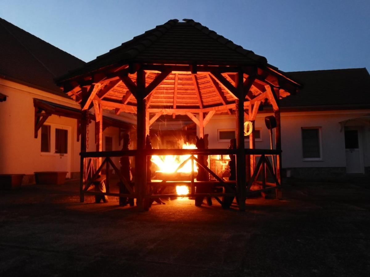 Bed and Breakfast Gomba Panzio Velem Zewnętrze zdjęcie